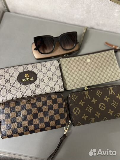 Кошельки пакетом и очки