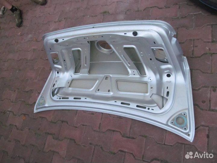 Крышка багажника Volkswagen Passat B7 2011