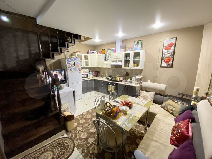 3-к. апартаменты, 94 м², 1/3 эт.