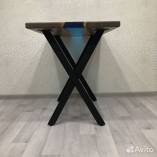 Журнальный столик из эпоксидной смолы