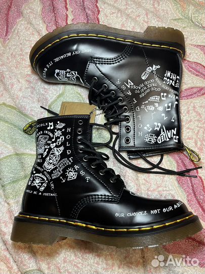 Dr Martens 1460 Scribble