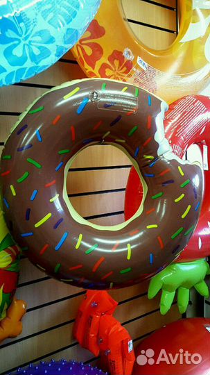 Надувные круги и матрасы для плавания