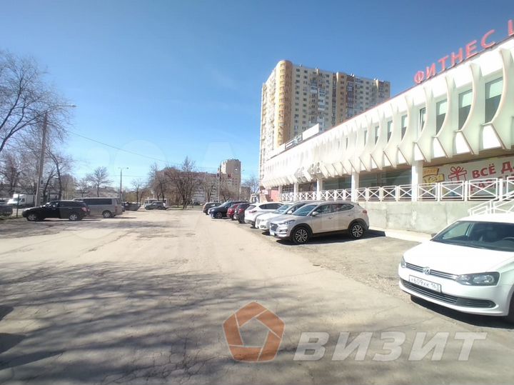 Торгово-офисная площадь с парковкой