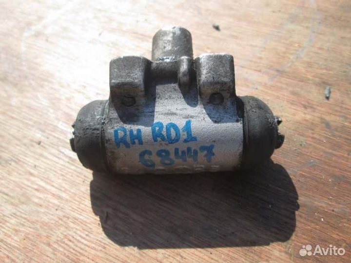 Рабочий тормозной цилиндр правый Honda Cr-V RD1