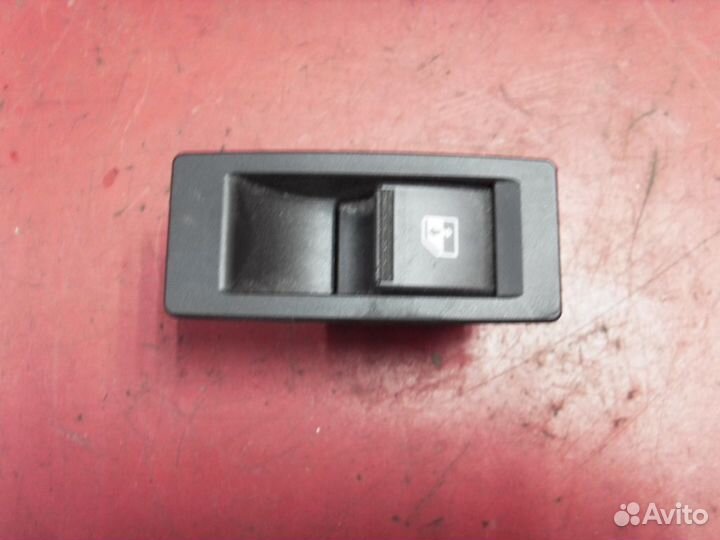 Кнопка стеклоподъемника 8450006925 LADA Vesta 2181