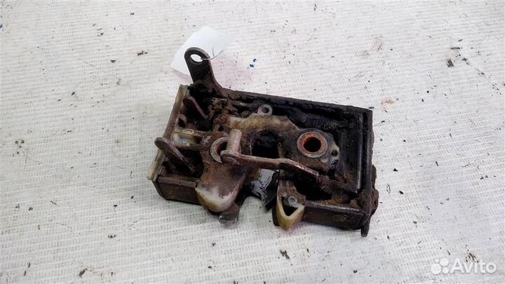 Замок двери задней левой Audi 100 С3