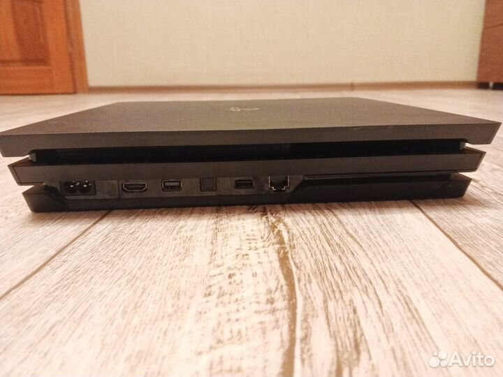 Ps4 pro 1tb + 5 игр