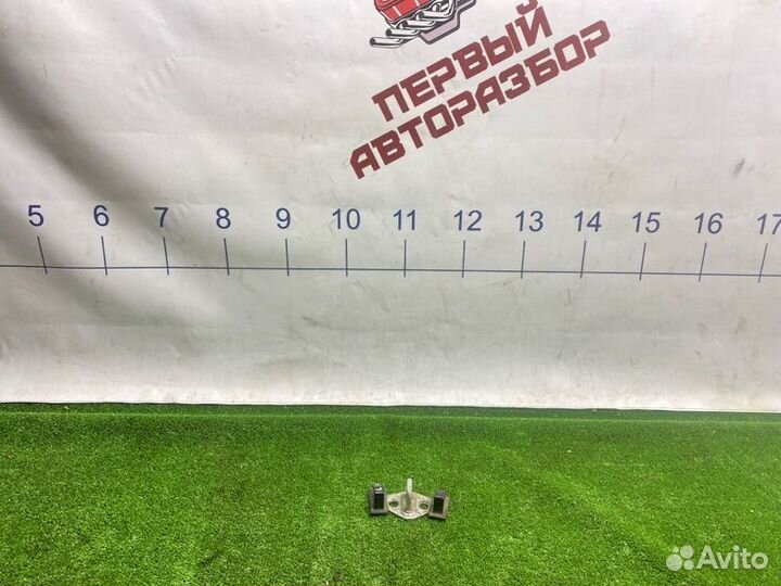 Ответная часть замка багажника Hyundai I30