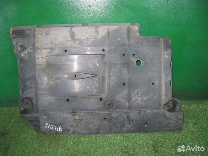 Защита днища левая Toyota Auris E18 2015