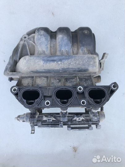 Впускной коллектор на Skoda- Fabia 2 1.2 л. 2013г