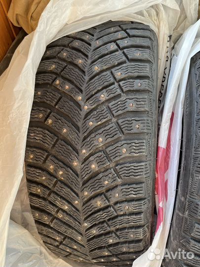 Michelin X-Ice North 4 225/45 R18