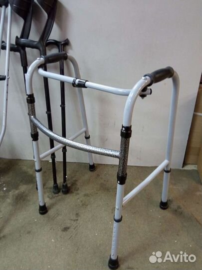 Коляска инвалидн., ходунки, костыли, трость аренда