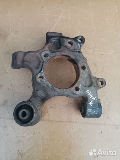 Кулак поворотный задний левый Montero III 2001 г