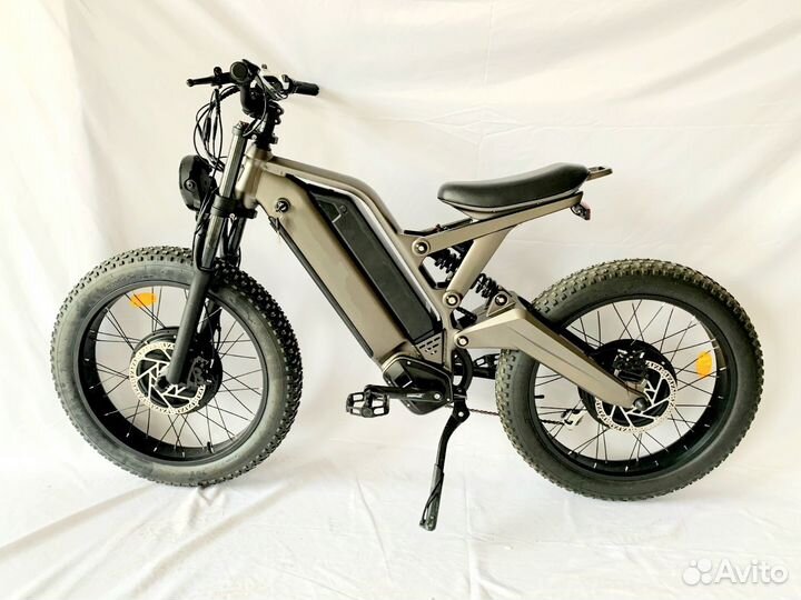 2WD/Li-ion—20Ач/Моторы—2 кВт/Запас—75км/До—80 км.ч