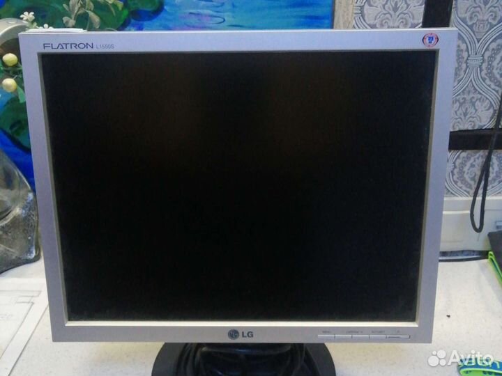 Монитор LG flatron l1550s