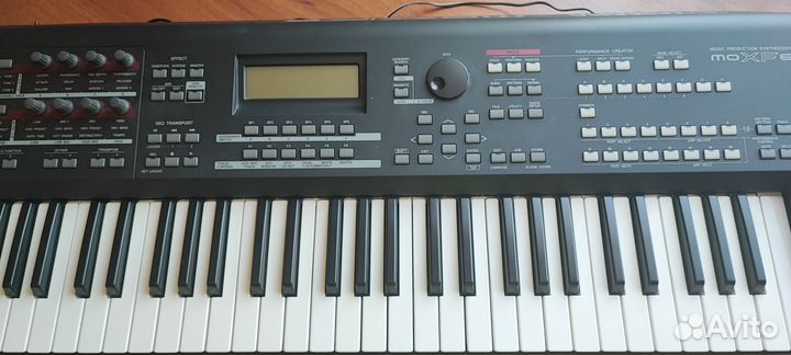 Рабочая станция-синтезатор Yamaha moxf6