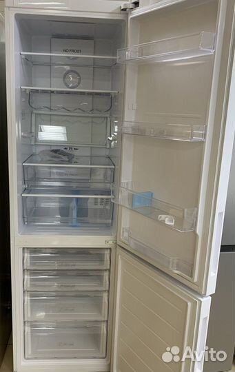 Холодильник-морозильник Haier C2F637cwmv