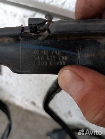 Уплотнитель двери vаg 5С6839700 зад. прав. нижний