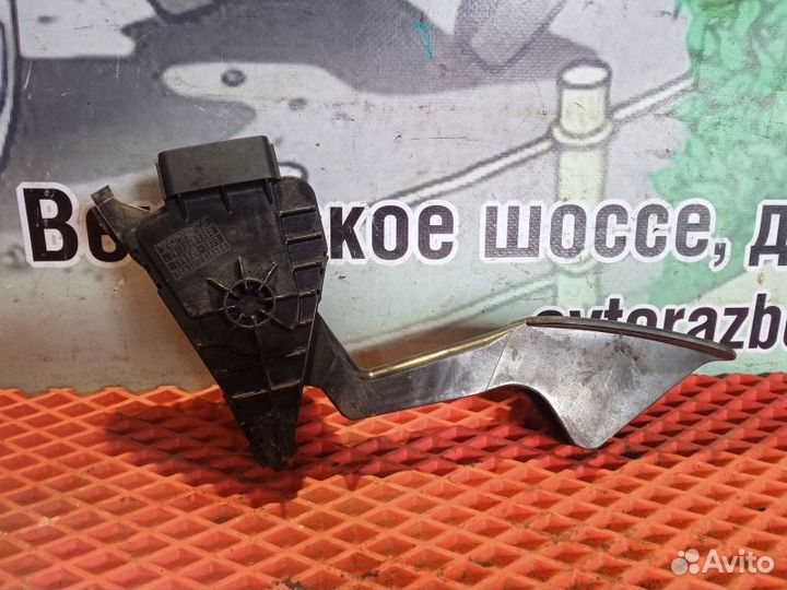 Педаль газа Toyota Land Cruiser Prado