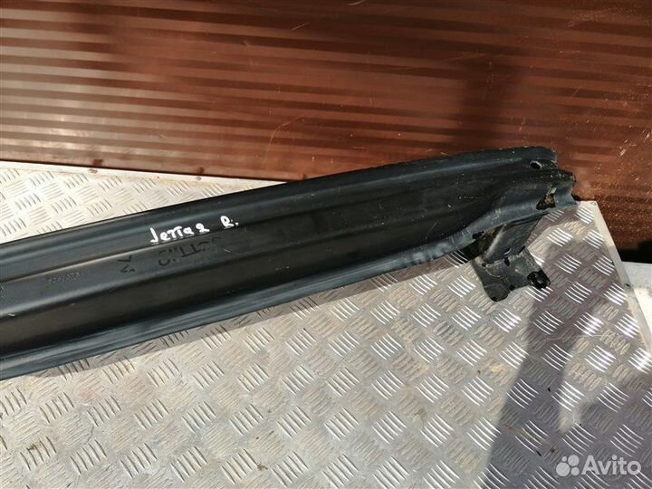 Усилитель бампера задний Volkswagen Jetta 6 162