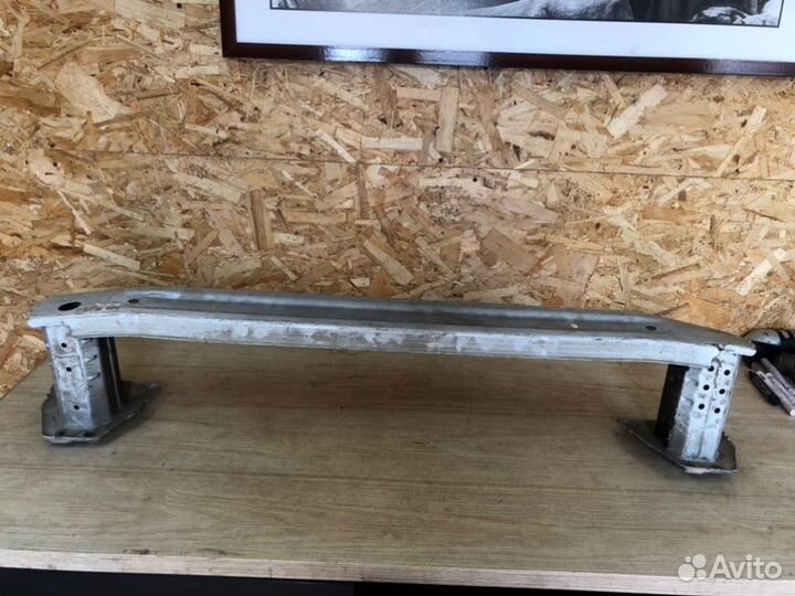 Усилитель бампера задний Toyota Corolla