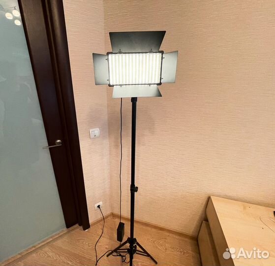 Видеосвет LED, кольцевая лампа и отражатель