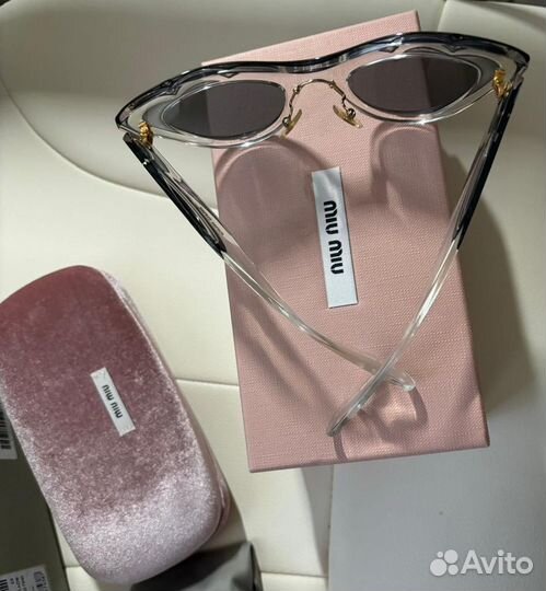 Солнцезащитные очки женские Miu Miu