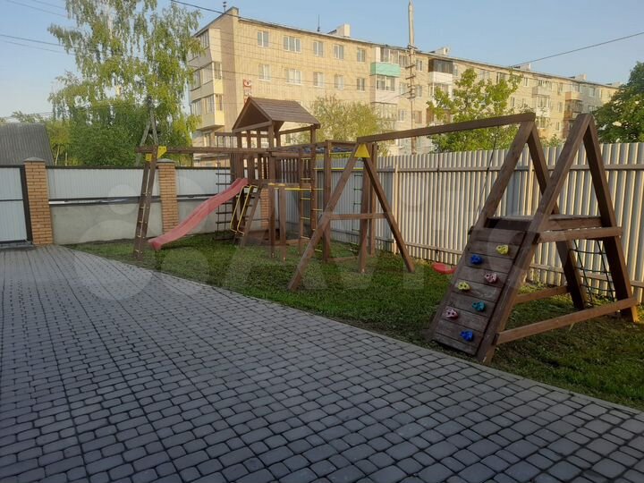 Дом 300 м² на участке 12 сот.