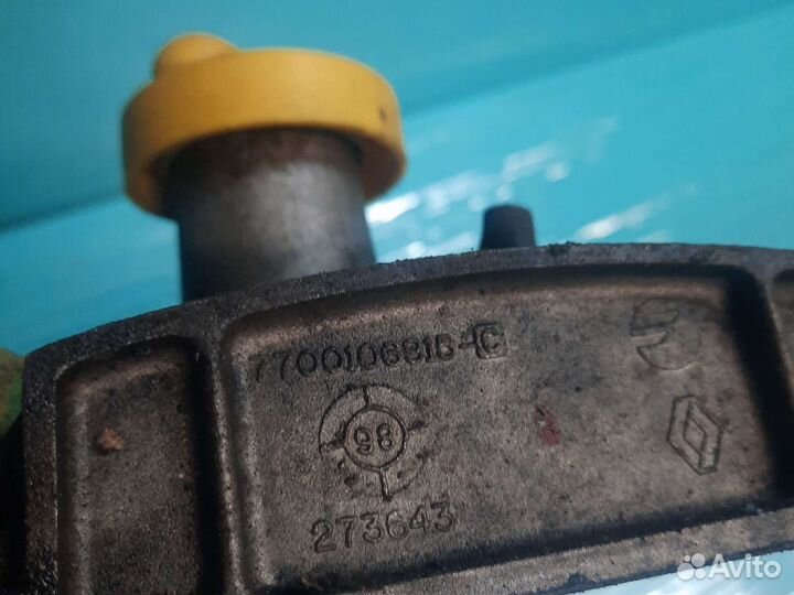 Клапанная крышка Renault megane 1