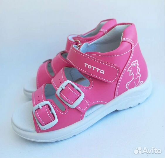 Новые сандалии 23-25 размеры