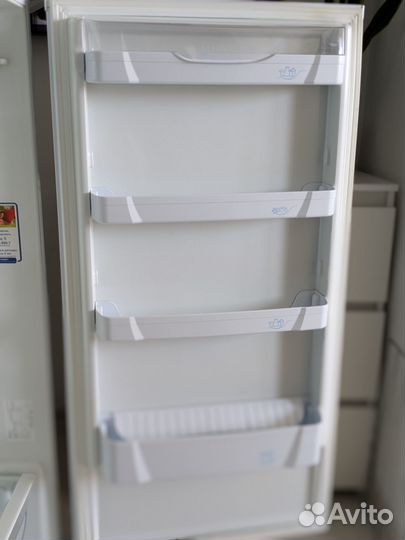 Холодильник бу indesit 167.028 хорошее состояние