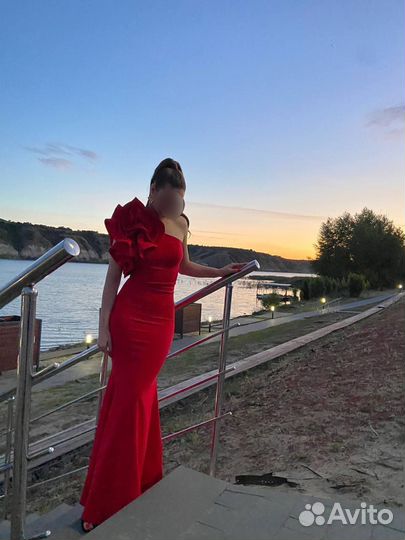 Вечернее платье 42 44 красное