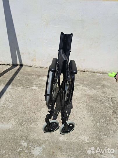 Инвалидная коляска (новая)