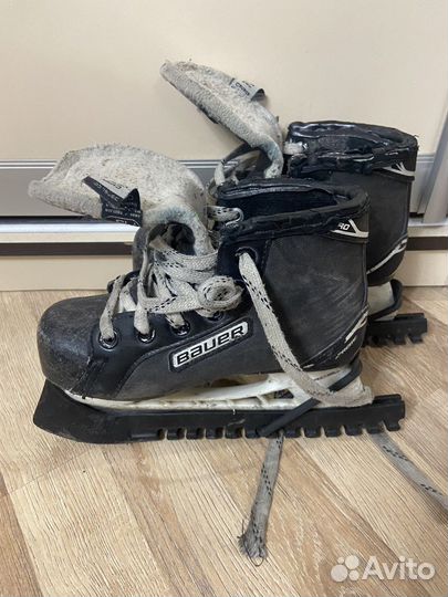 Хоккейные коньки бауэр