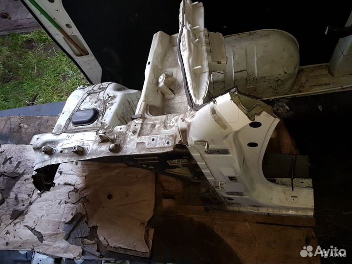 Лонжерон передний левый со стойкой Kia Quoris