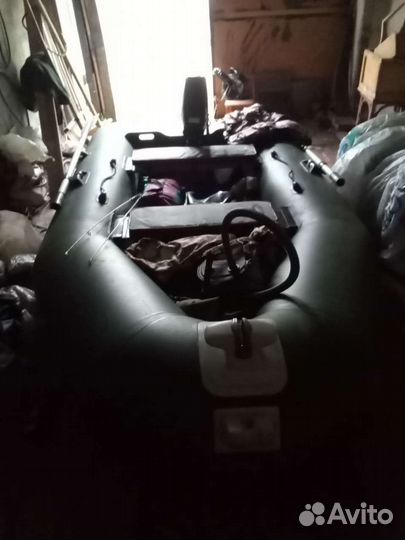 Продам лодку с мотором