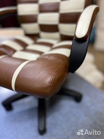 Компьютерное кресло