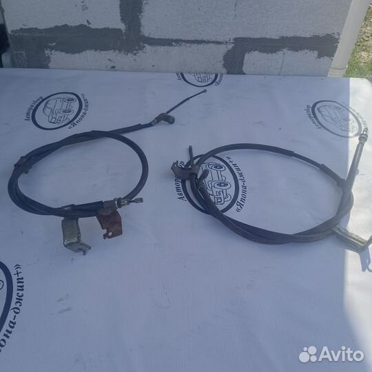 Тросик ручника лев/прав Nissan X-trail t31