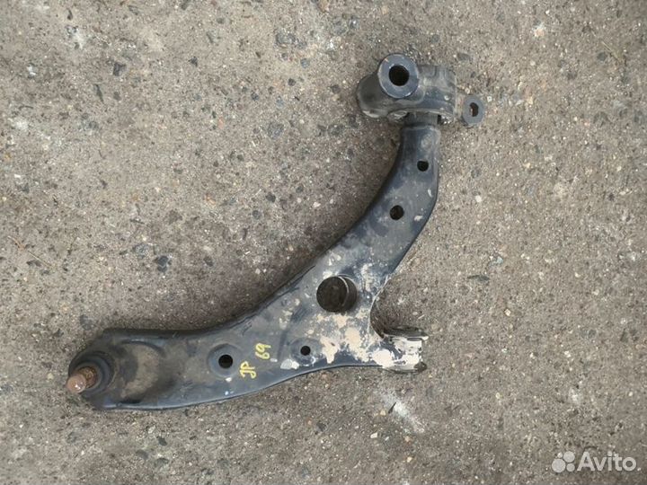 Рычаг передний нижний правый Mazda Mazda3