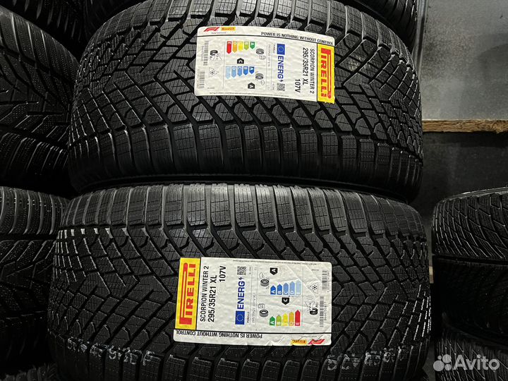 Pirelli Scorpion Winter 2 295/35 R21 и 315/30 R22 111V