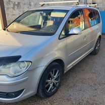 Volkswagen Touran 1.9 AMT, 2007, 330 000 км, с пробегом, цена 650 000 руб.