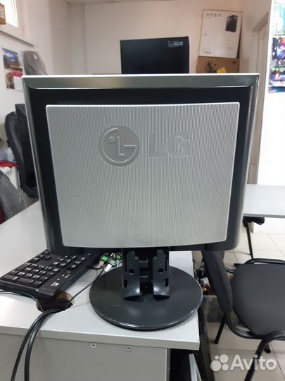 ЖК монитор LG Flatron L1730S под видеонаблюдение