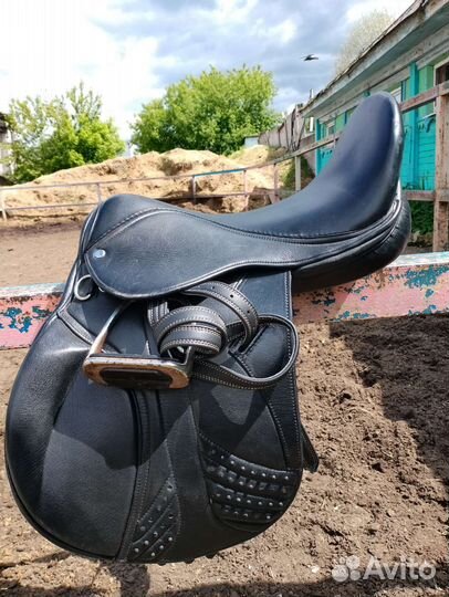 Седло для лошади универсальное