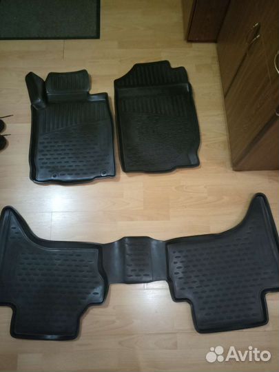 Резиновые коврики Mitsubishi L200