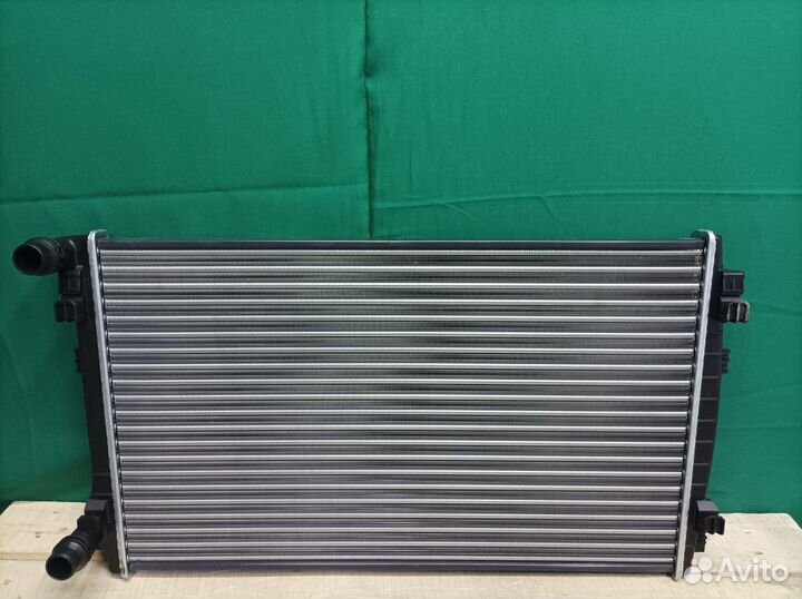 Радиатор двс Skoda Octavia 2 А5 2004-2013