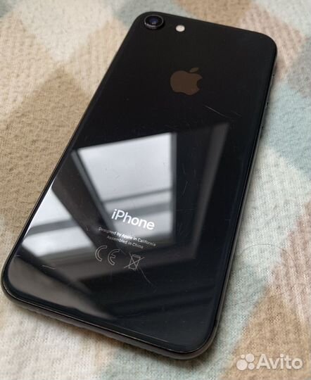 Телефон iPhone 8 64 gb