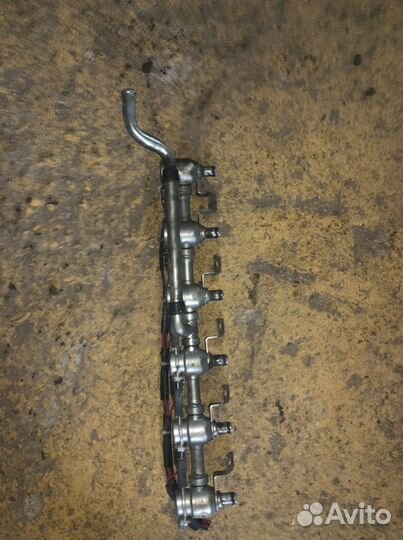 Топливная рампа в сборе с форсунками