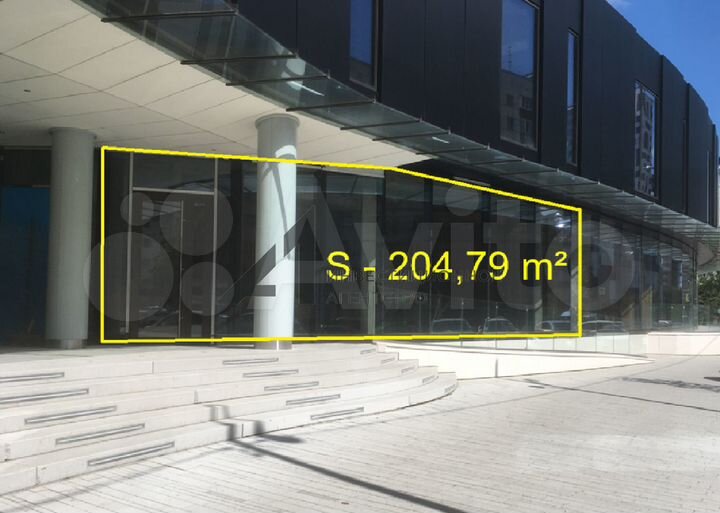 Аренда в центре, витраж