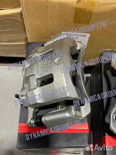 Суппорт передний, левый isuzu NMR85 NLR85 euro5 89