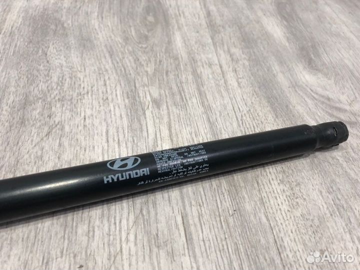 Амортизатор крышки багажника Hyundai Tucson JM